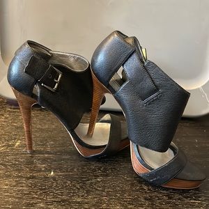 Heels Report Signature